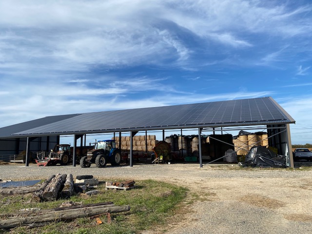 Chantier hangar photovoltaïque KBE ENERGY sur la commune de PARAHECQ